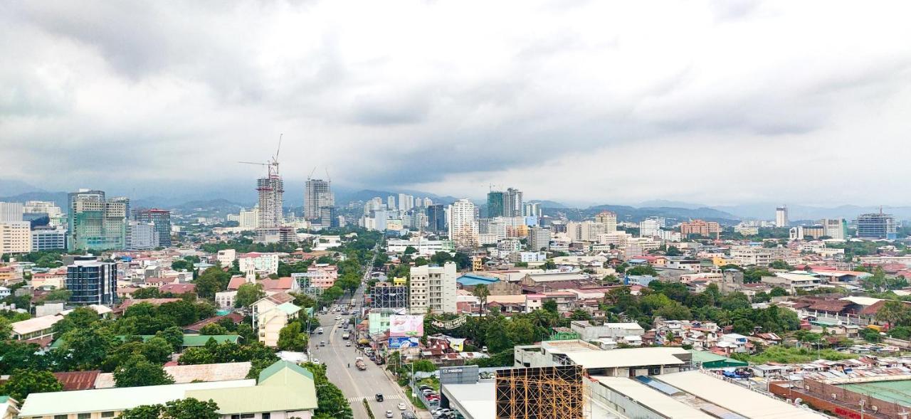 Sunvida Tower Stays Across Sm City Cebu Екстериор снимка