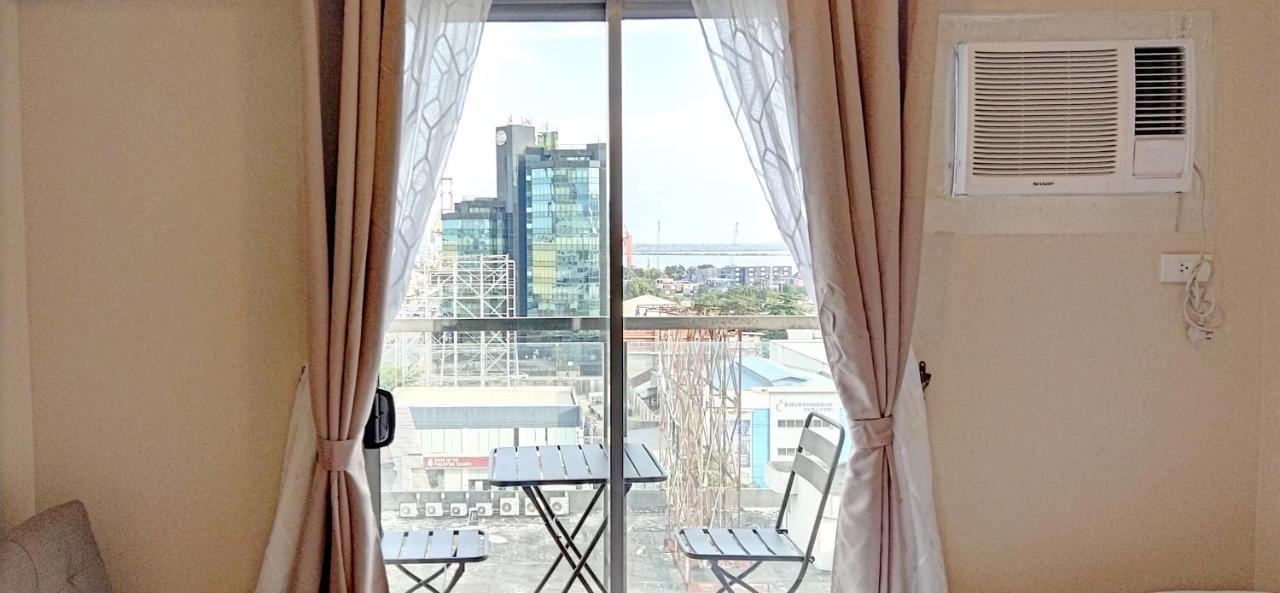 Sunvida Tower Stays Across Sm City Cebu Екстериор снимка