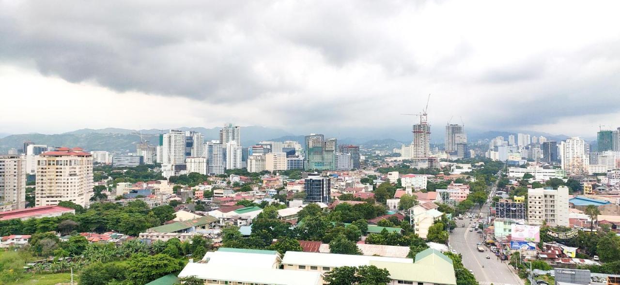 Sunvida Tower Stays Across Sm City Cebu Екстериор снимка